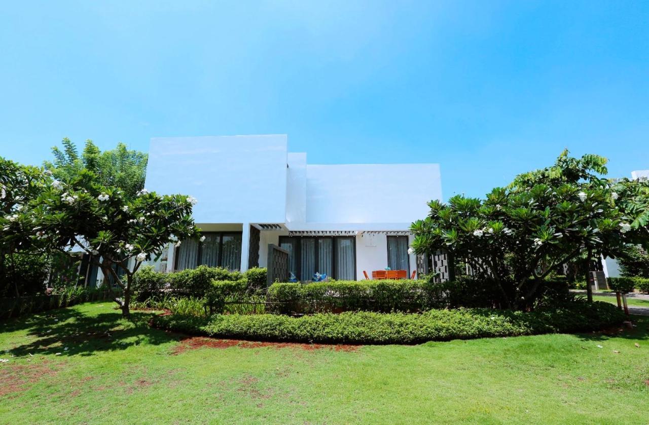 Okinawa Villas And Beach Club - Oceanami Resort Long Hải Exterior foto